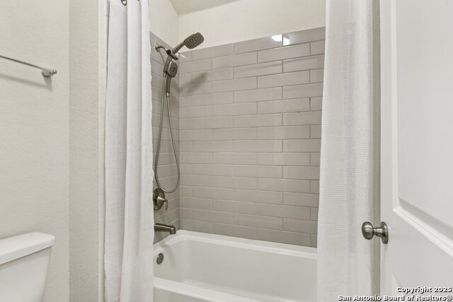 Listing photo id 33 for 8801 Canopy Bnd