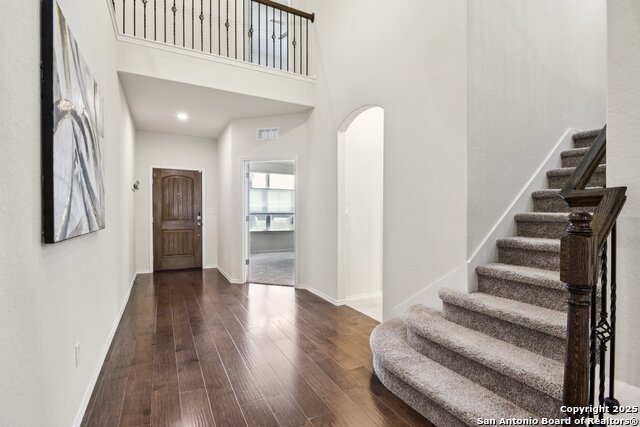 Listing photo id 5 for 8801 Canopy Bnd