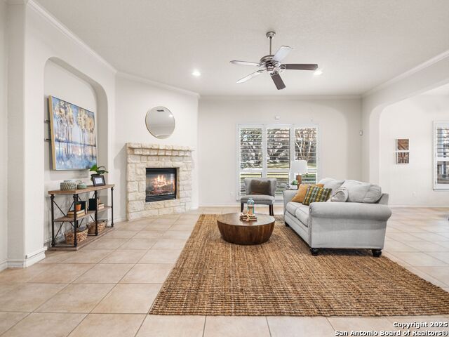 Listing photo id 9 for 18339 Emerald Oaks Dr