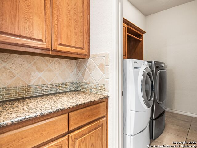 Listing photo id 19 for 18339 Emerald Oaks Dr