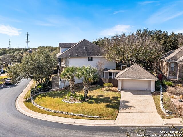 Listing photo id 1 for 18339 Emerald Oaks Dr