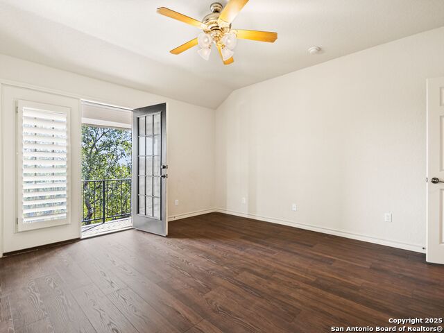 Listing photo id 37 for 18339 Emerald Oaks Dr