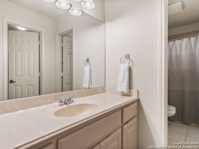 Listing photo id 40 for 18339 Emerald Oaks Dr