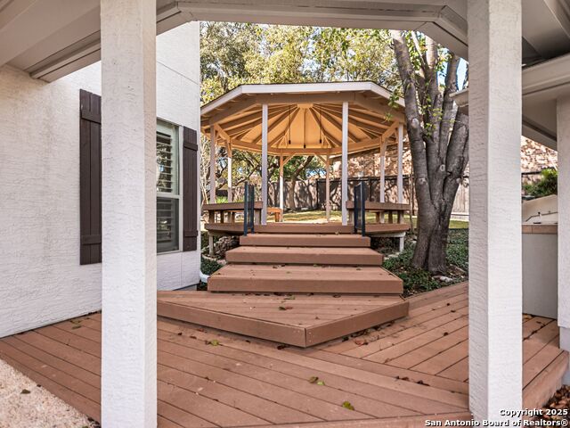 Listing photo id 47 for 18339 Emerald Oaks Dr