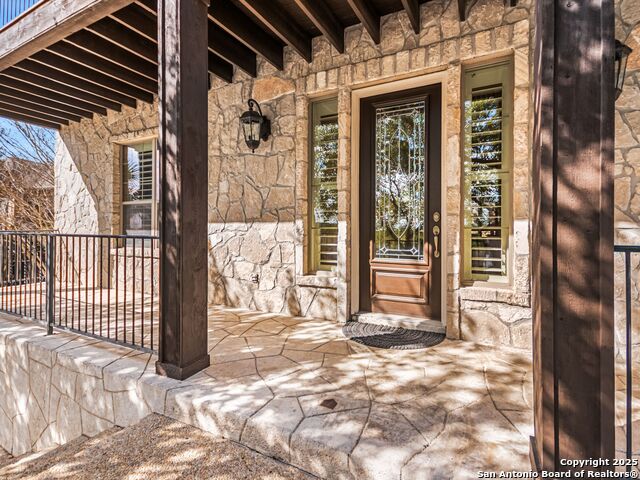 Listing photo id 4 for 18339 Emerald Oaks Dr