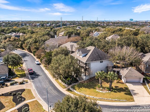 Listing photo id 58 for 18339 Emerald Oaks Dr