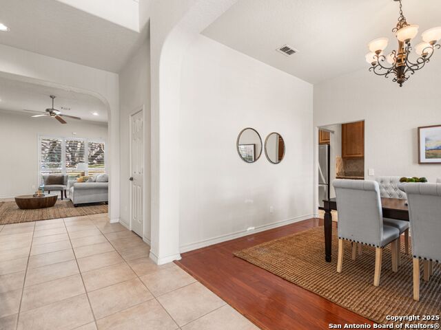 Listing photo id 7 for 18339 Emerald Oaks Dr