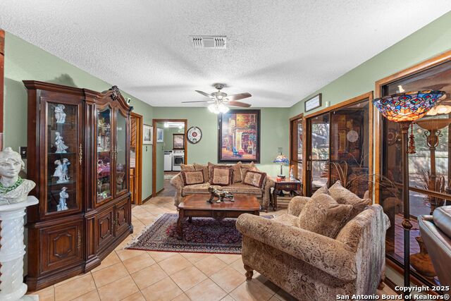 Image 10 of 48 For 3303 Trailway Park St