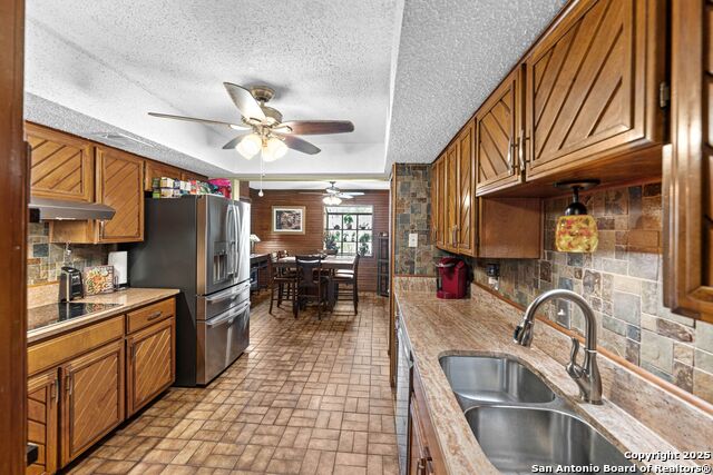 Image 12 of 48 For 3303 Trailway Park St