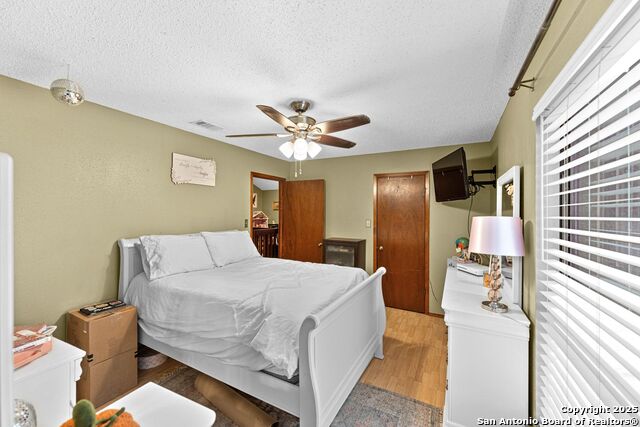 Image 31 of 48 For 3303 Trailway Park St