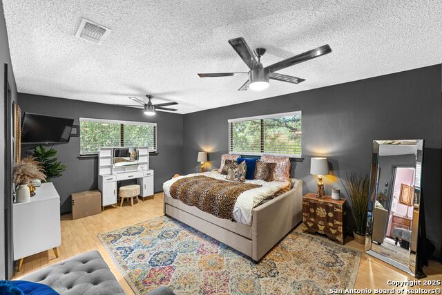 Image 35 of 48 For 3303 Trailway Park St
