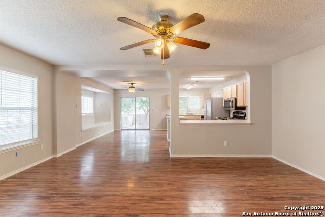 Listing photo id 13 for 10622 Cavelier