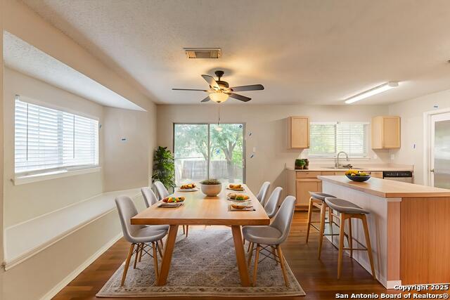 Listing photo id 0 for 10622 Cavelier