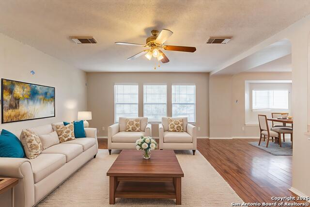 Listing photo id 1 for 10622 Cavelier