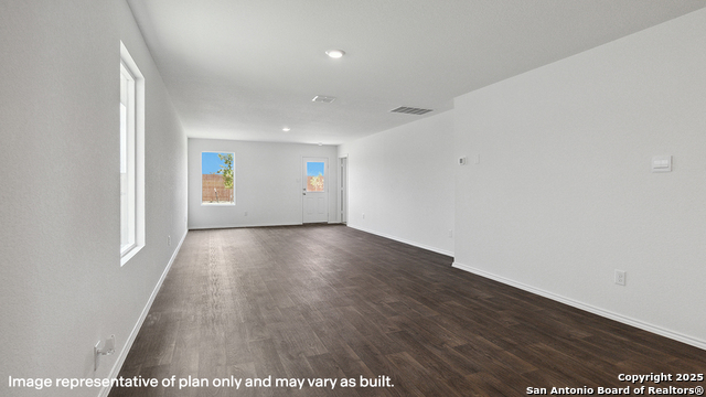 Listing photo id 13 for 10707 Criterion