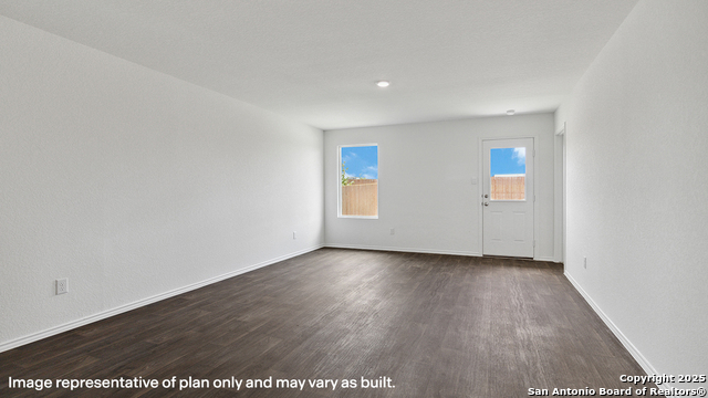 Listing photo id 14 for 10707 Criterion