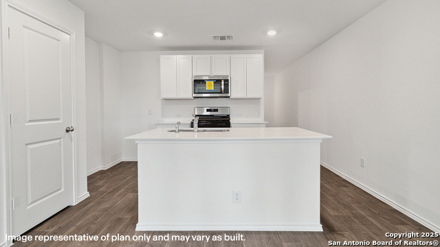 Listing photo id 2 for 10707 Criterion