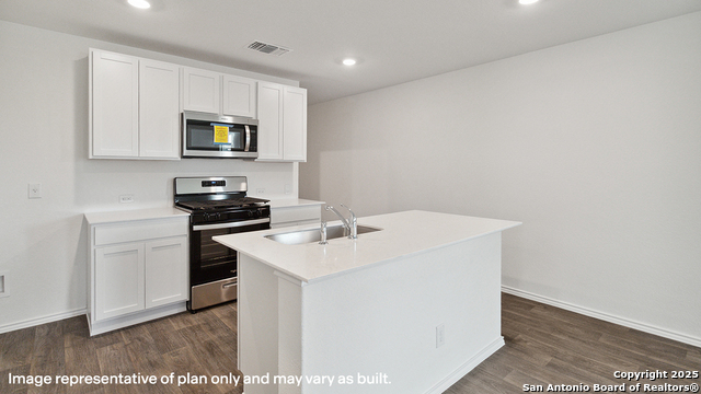Listing photo id 3 for 10707 Criterion