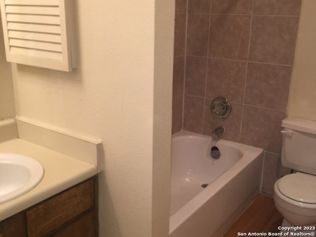 Image 8 of 9 For 14524 Waddesdon Bluff