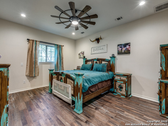 Image 11 of 51 For 6451 Bluntzer Rd