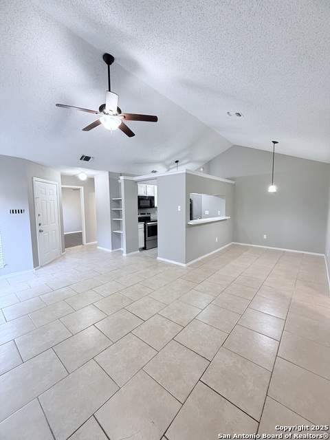 Image 4 of 20 For 5213 Gawain Dr