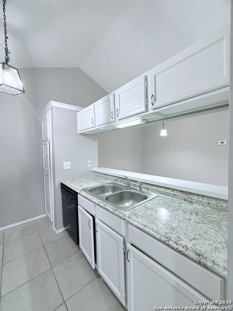 Image 9 of 20 For 5213 Gawain Dr