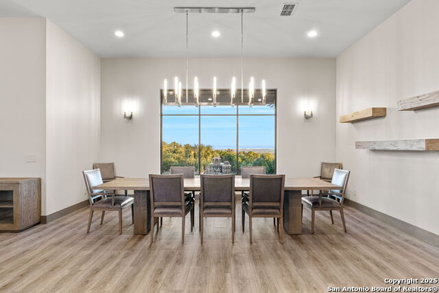 Listing photo id 23 for 8129 Garden Oaks Dr