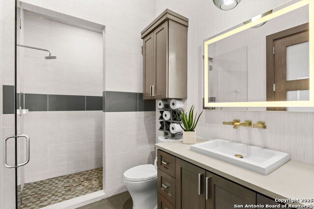 Listing photo id 25 for 8129 Garden Oaks Dr