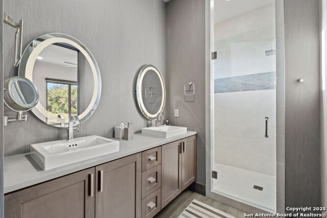 Listing photo id 29 for 8129 Garden Oaks Dr
