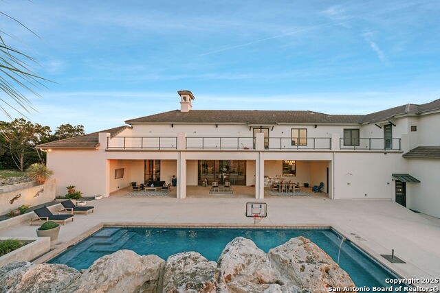 Listing photo id 38 for 8129 Garden Oaks Dr
