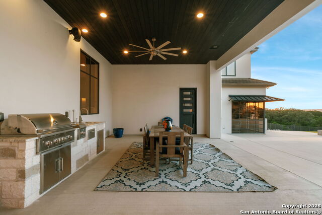 Listing photo id 39 for 8129 Garden Oaks Dr