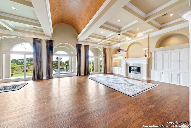 Listing photo id 9 for 3722 Club View Ct