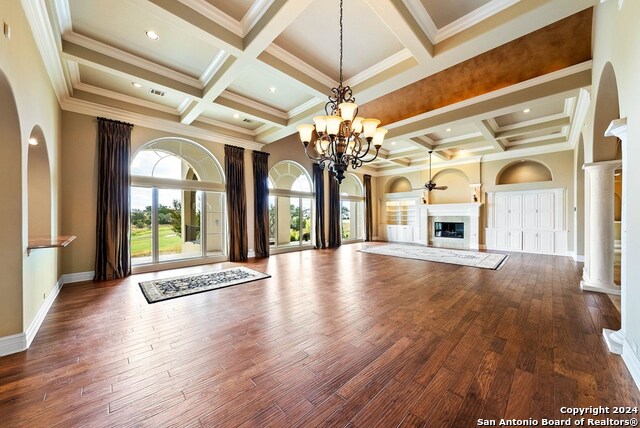 Listing photo id 14 for 3722 Club View Ct