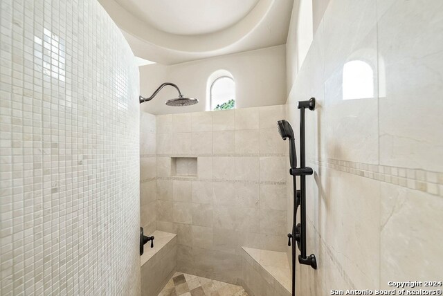 Listing photo id 32 for 3722 Club View Ct