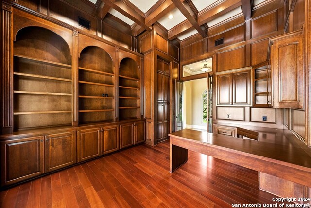Listing photo id 38 for 3722 Club View Ct