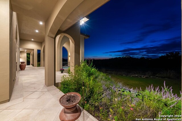 Listing photo id 59 for 3722 Club View Ct