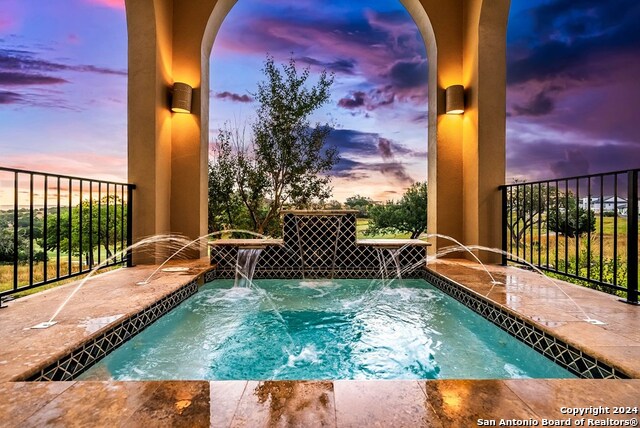 Listing photo id 60 for 3722 Club View Ct