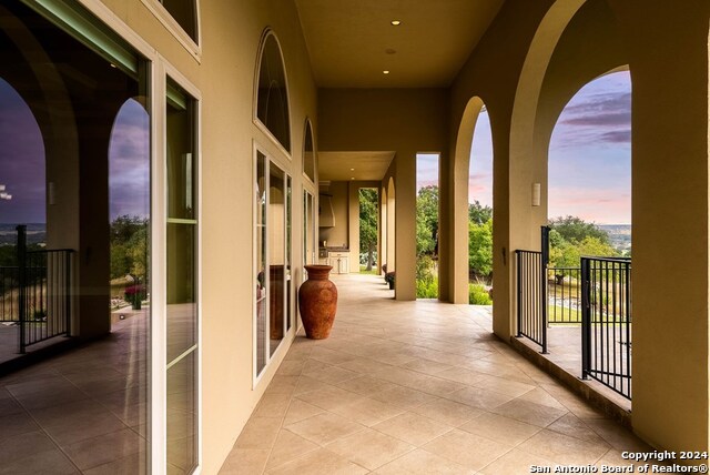 Listing photo id 61 for 3722 Club View Ct