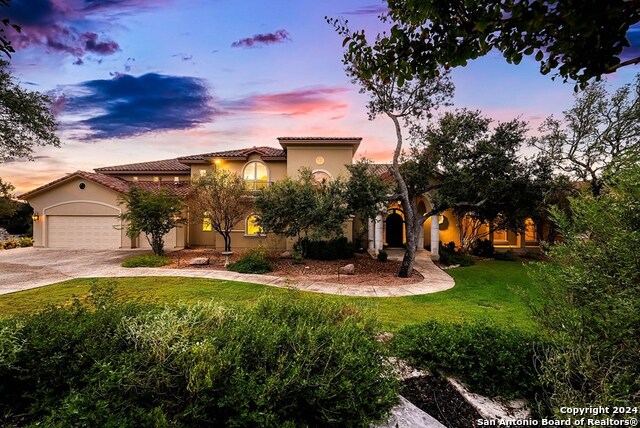 Listing photo id 5 for 3722 Club View Ct