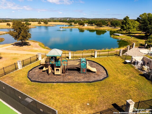 Listing photo id 74 for 3722 Club View Ct
