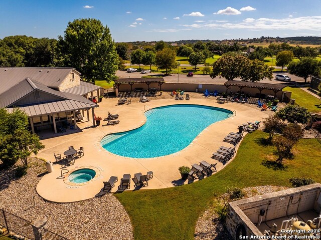 Listing photo id 75 for 3722 Club View Ct
