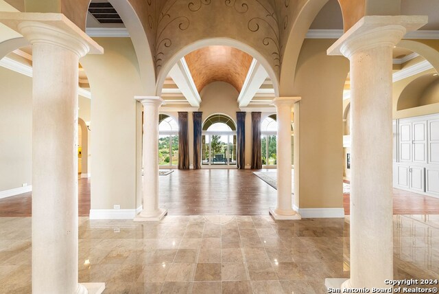Listing photo id 7 for 3722 Club View Ct