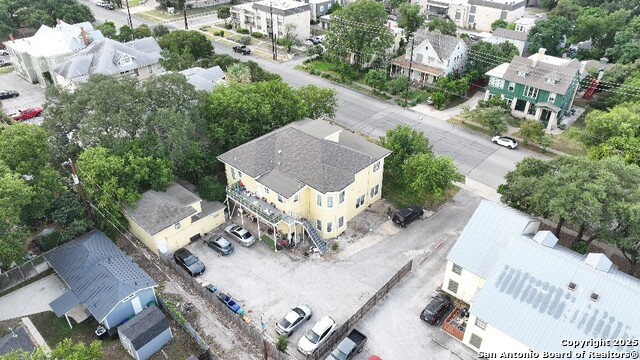 Image 3 of 5 For 325 W Magnolia Ave