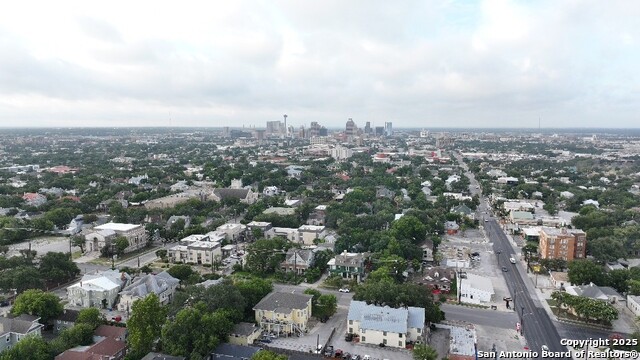 Image 5 of 5 For 325 W Magnolia Ave