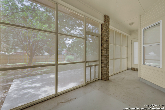 Image 29 of 38 For 1781 Oak Forest