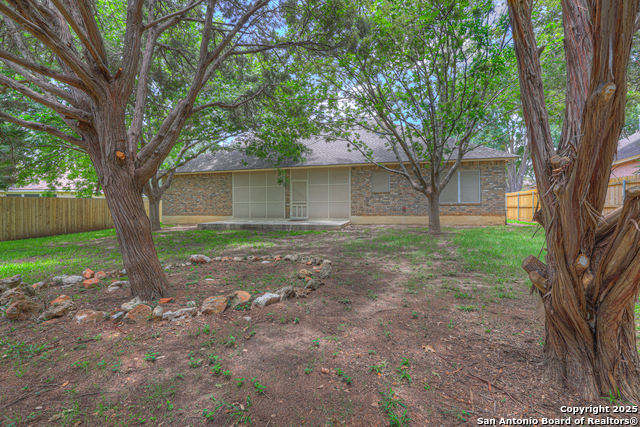 Image 35 of 38 For 1781 Oak Forest