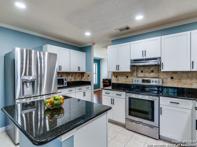 Image 10 of 25 For 11334 Amhurst