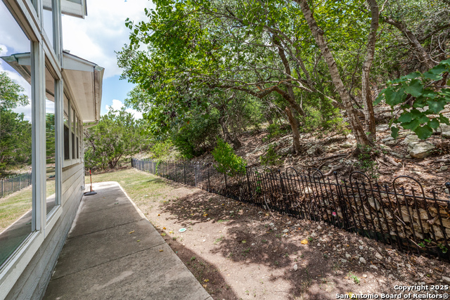 Image 24 of 31 For 9845 Scenic Hills