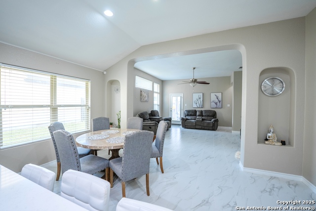 Image 13 of 36 For 10421 Macarthur Way