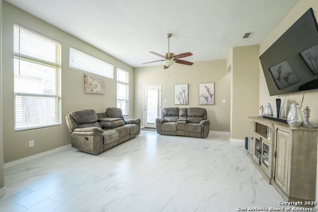 Image 14 of 36 For 10421 Macarthur Way